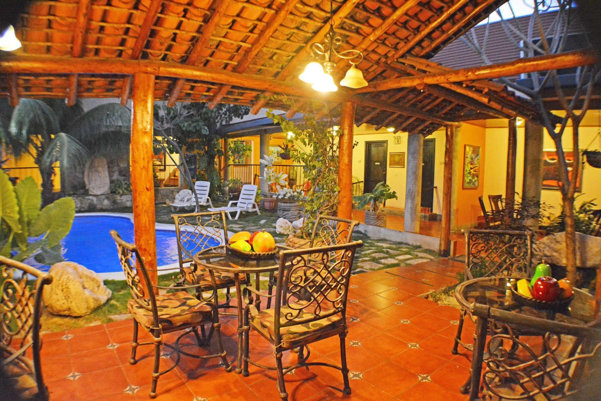 Hotel Colonnade Nicaragua Манагуа Экстерьер фото