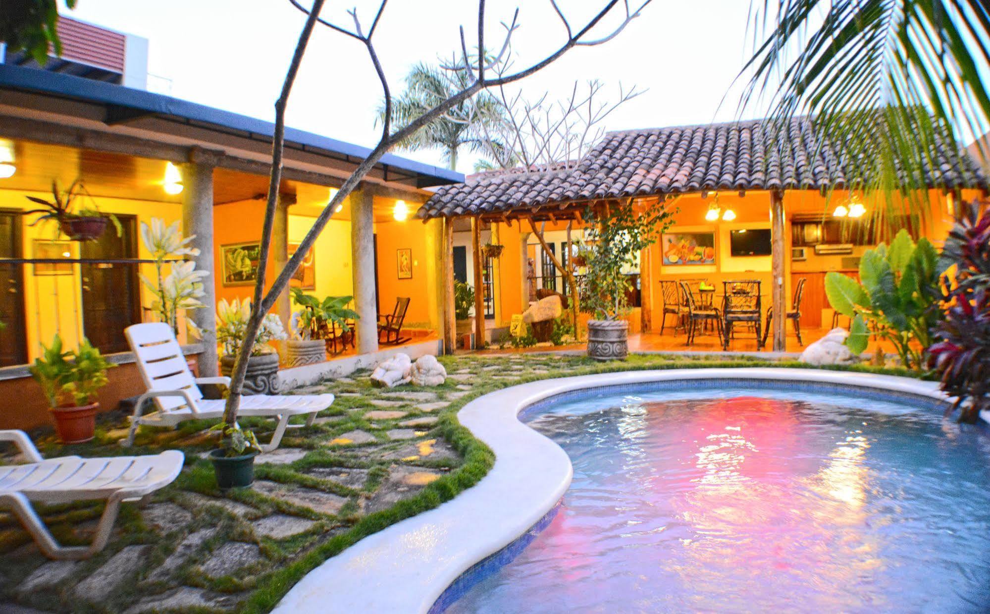 Hotel Colonnade Nicaragua Манагуа Экстерьер фото